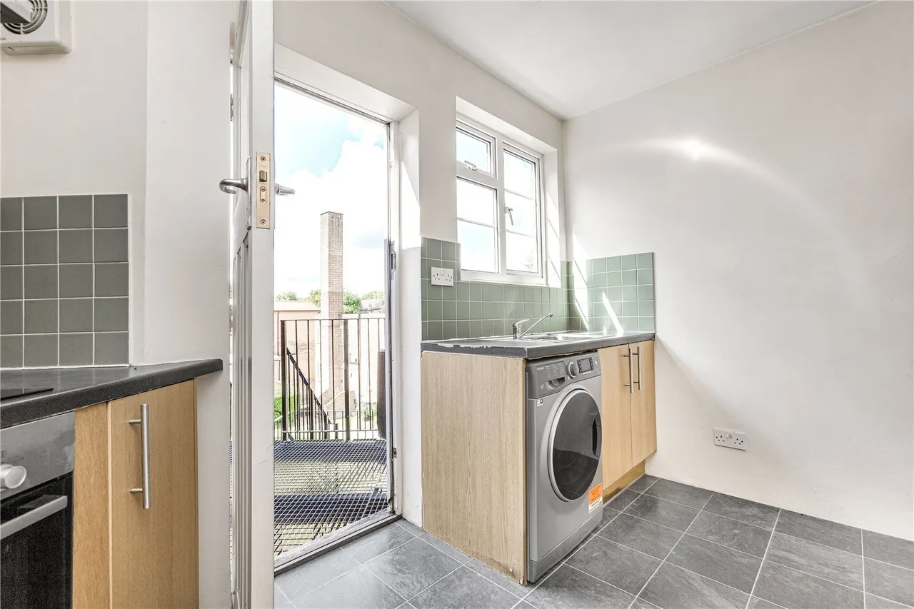 Bedford Road, London, W4, photo 5