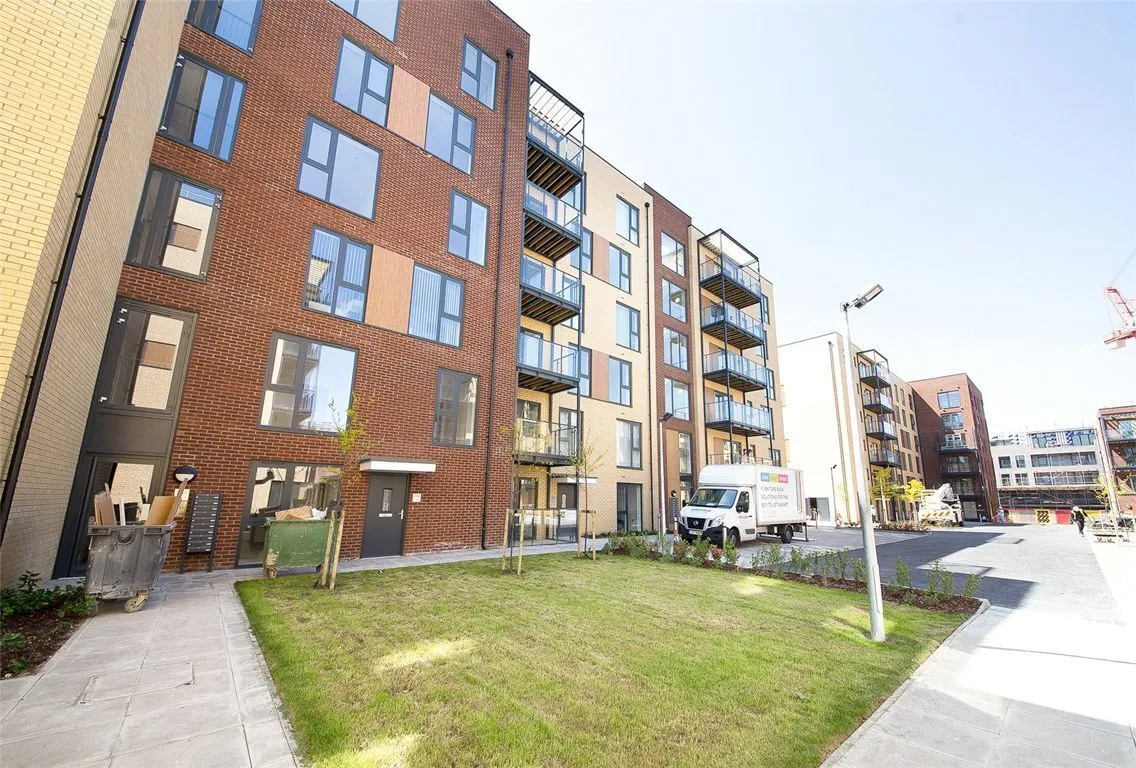 Arrandene Apartments, Colindale, London, photo 11