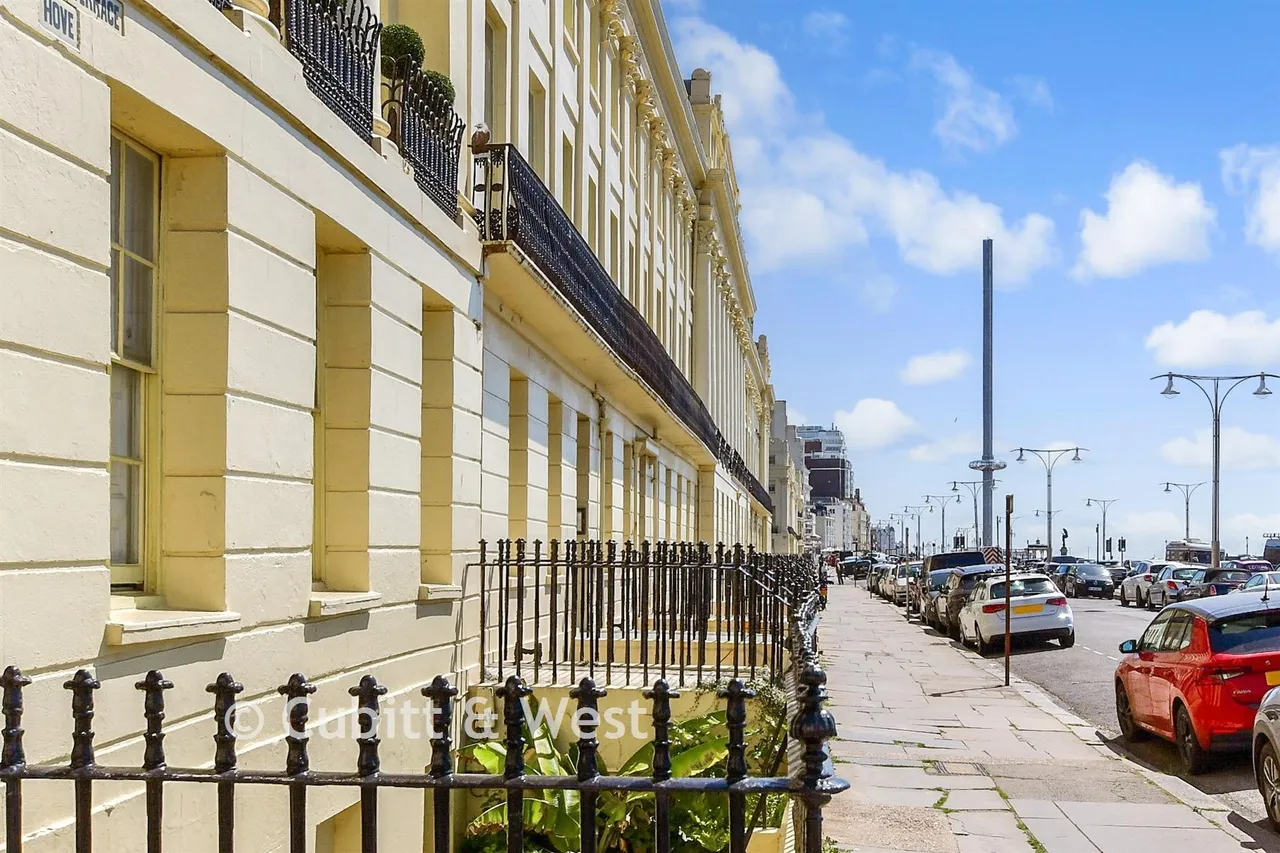 2 bed flat for sale, Brunswick Terrace, Hove, BN3