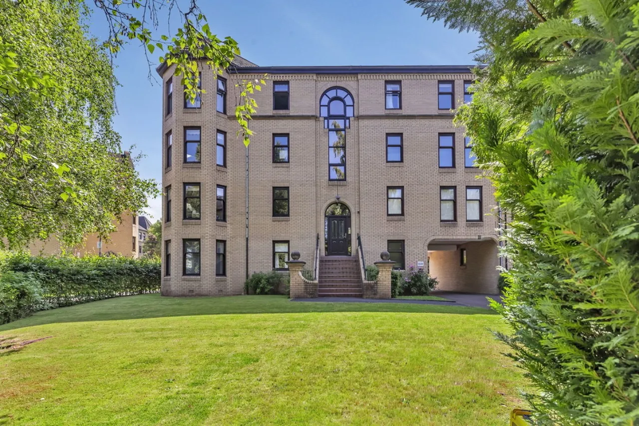 2 bed flat for sale — 3 Hughenden Gardens, Hyndland