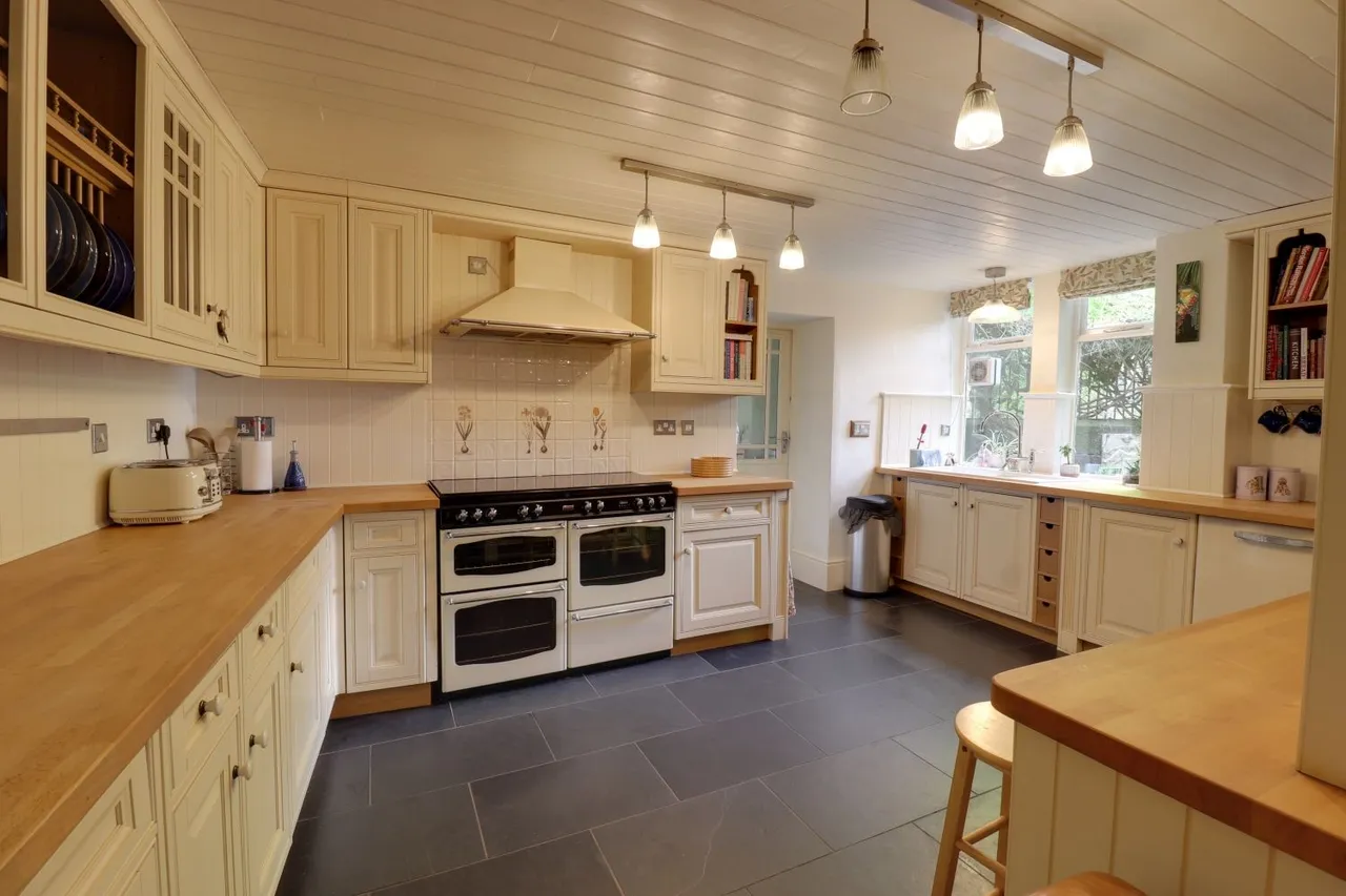 Rochdale Road, Todmorden, OL14, photo 22