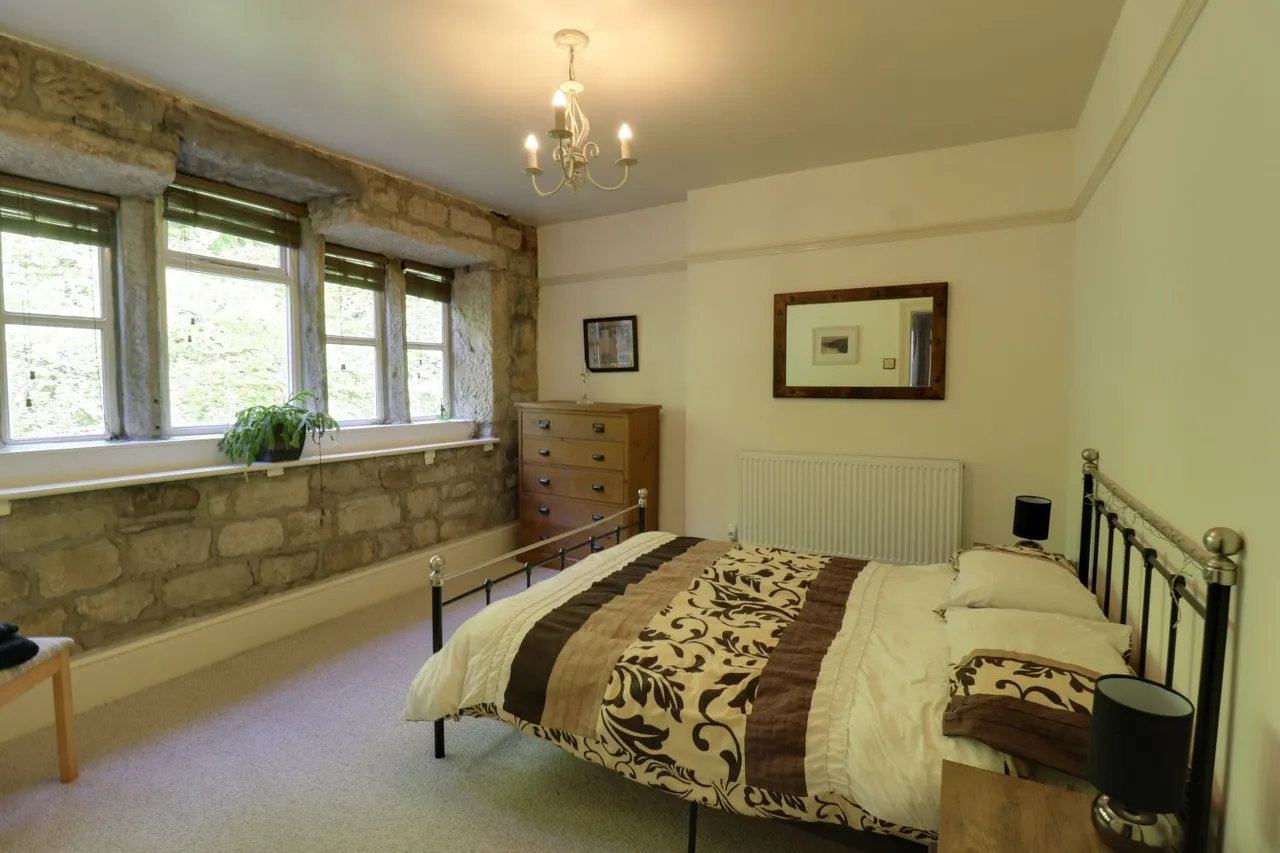Rochdale Road, Todmorden, OL14, photo 46