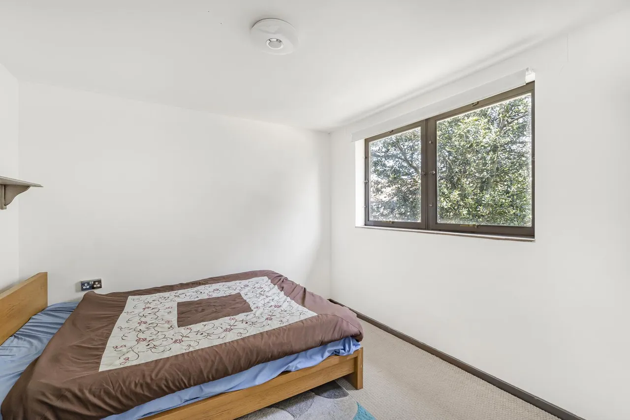 Brettenham Road, N18, photo 14