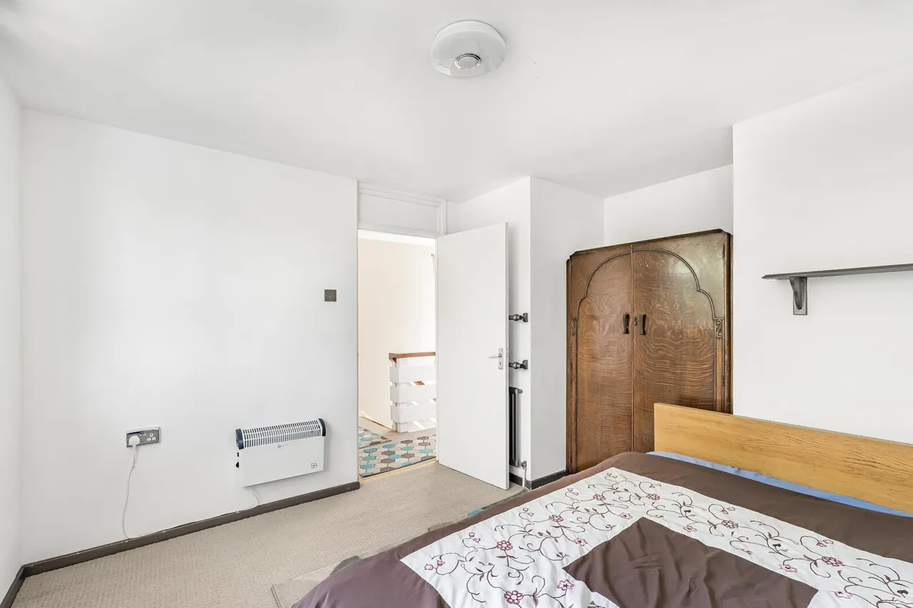 Brettenham Road, N18, photo 13