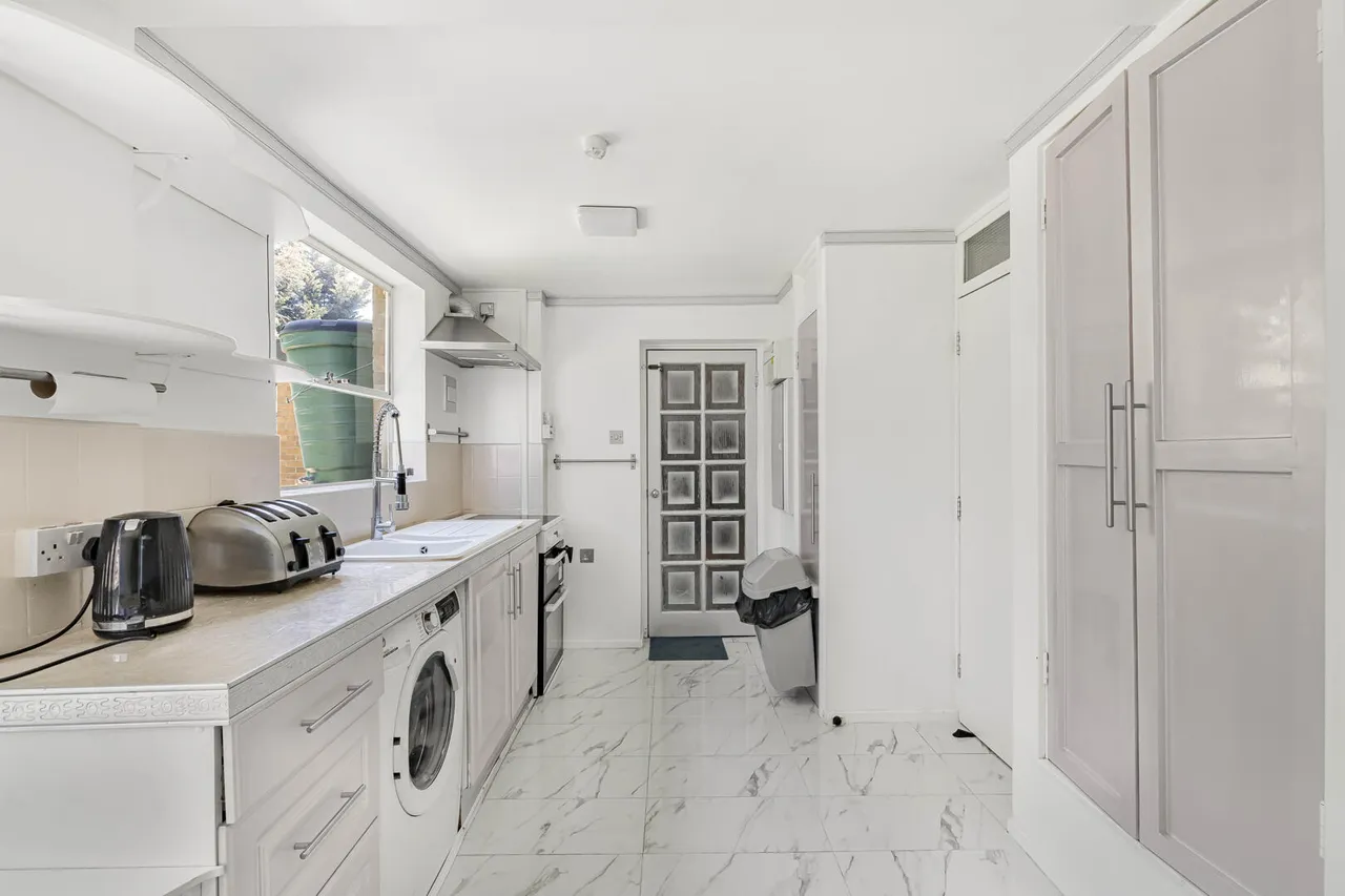 Brettenham Road, N18, photo 6