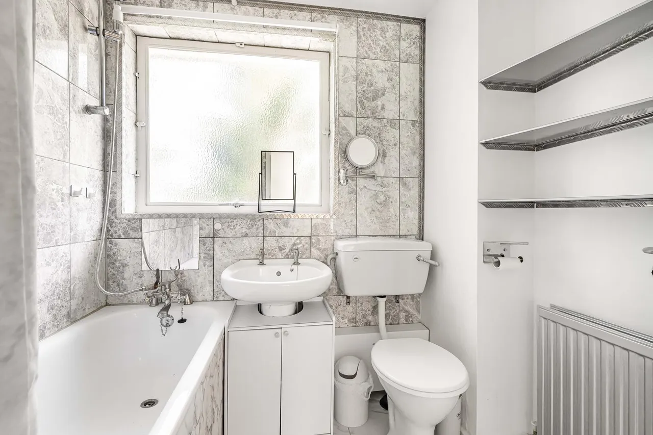 Brettenham Road, N18, photo 21