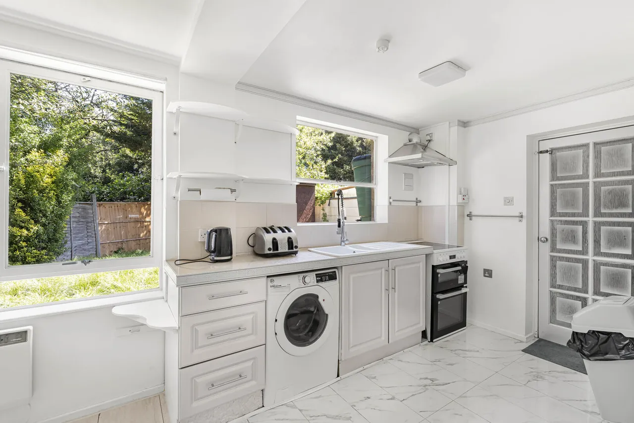 Brettenham Road, N18, photo 7