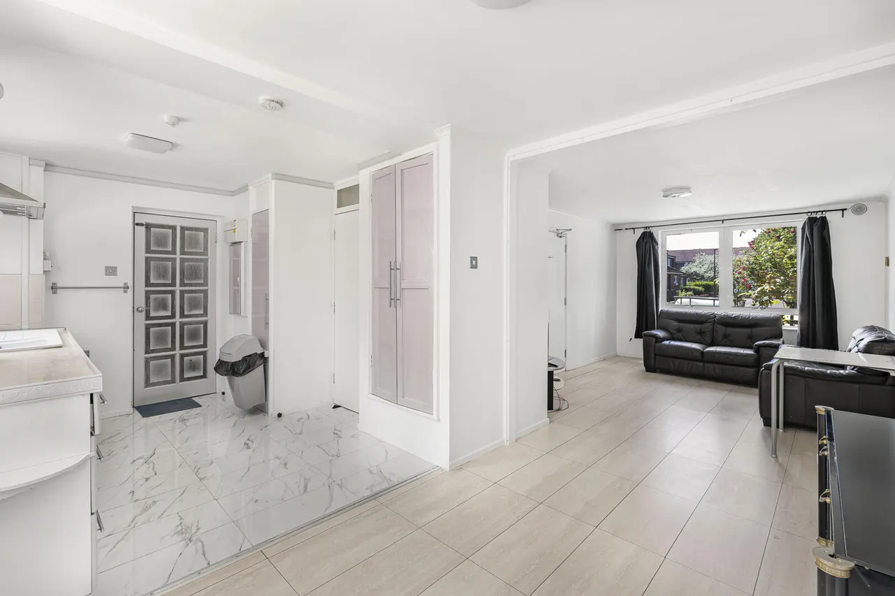 Brettenham Road, N18, photo 5