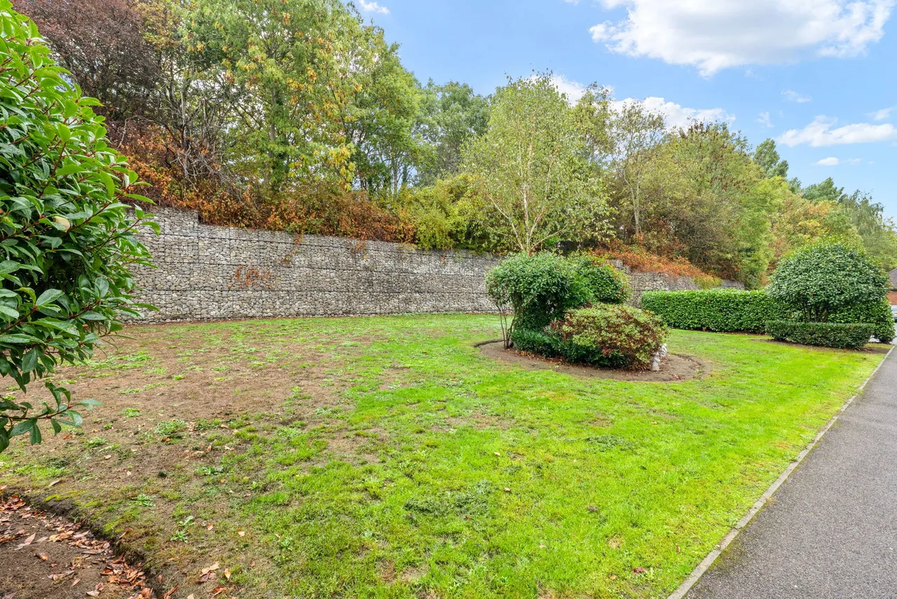 Canalside, Redhill, RH1, photo 10