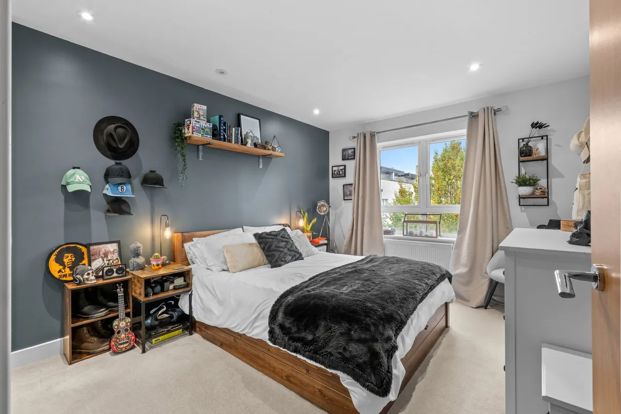Canalside, Redhill, RH1, photo 7