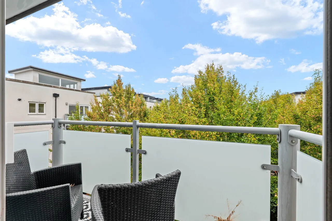 Canalside, Redhill, RH1, photo 9