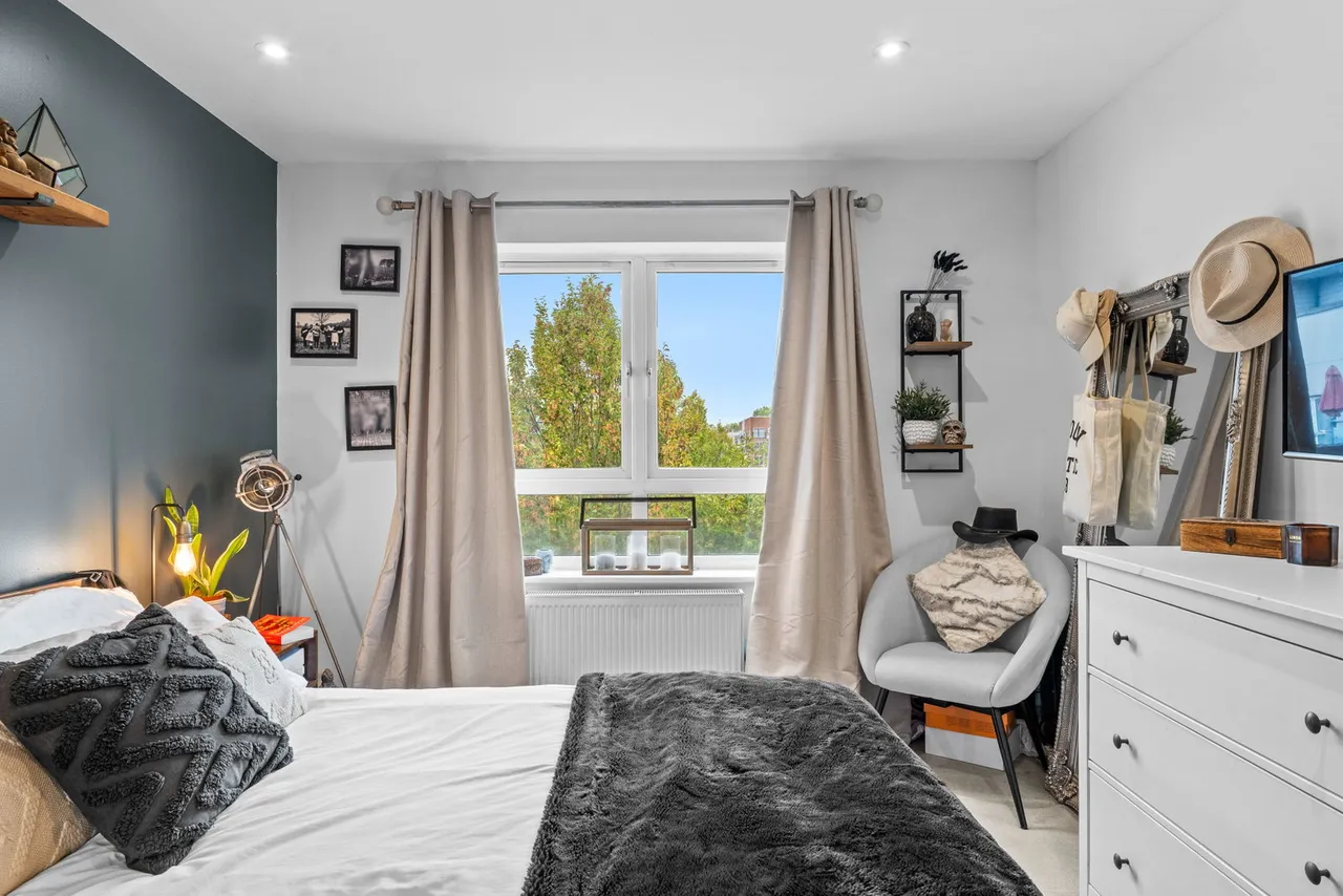 Canalside, Redhill, RH1, photo 8