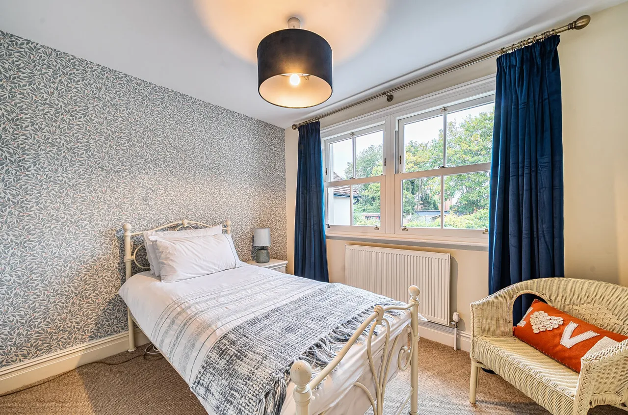 Clarence Road, Fleet, Hampshire, GU51 3RZ, photo 32