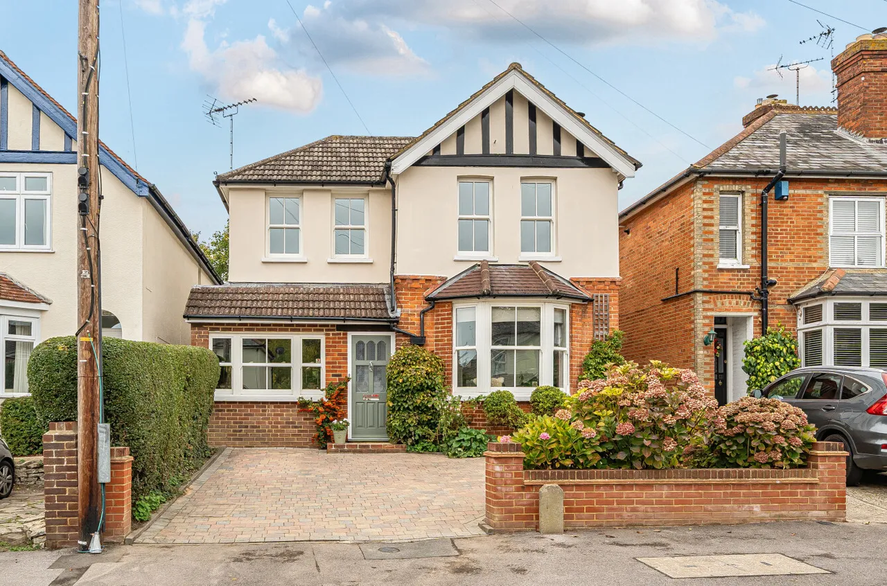 4 bed house for sale — Clarence Road, Fleet, Hampshire, GU51 3RZ