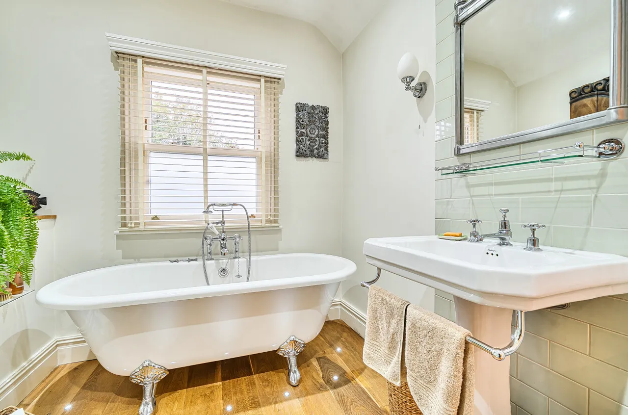Clarence Road, Fleet, Hampshire, GU51 3RZ, photo 8