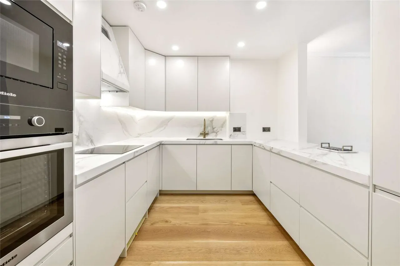 Albert Hall Mansions, Kensington Gore, SW7, photo 2