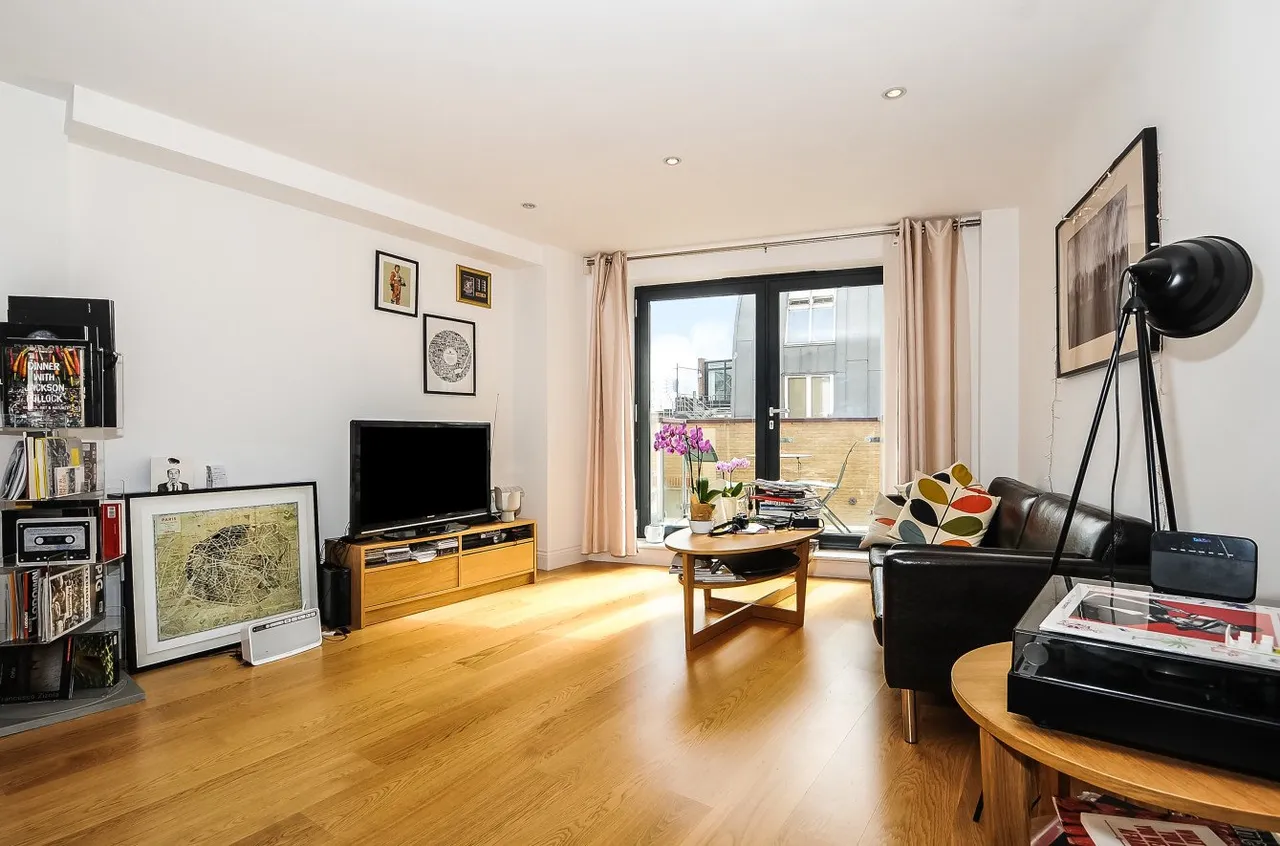2 bed flat to rent, Tooley Street, London Bridge, SE1