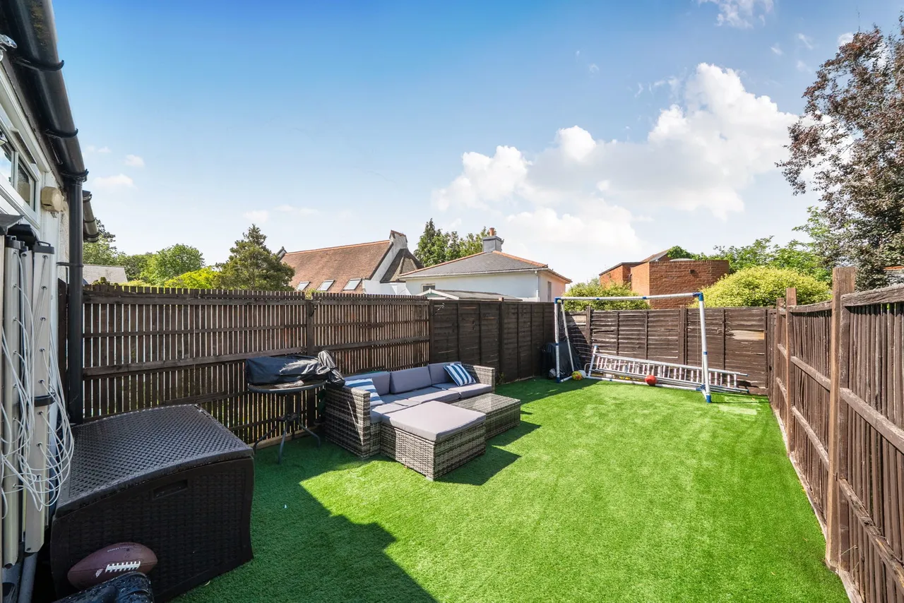 Primrose Gardens, Bushey, WD23, photo 14