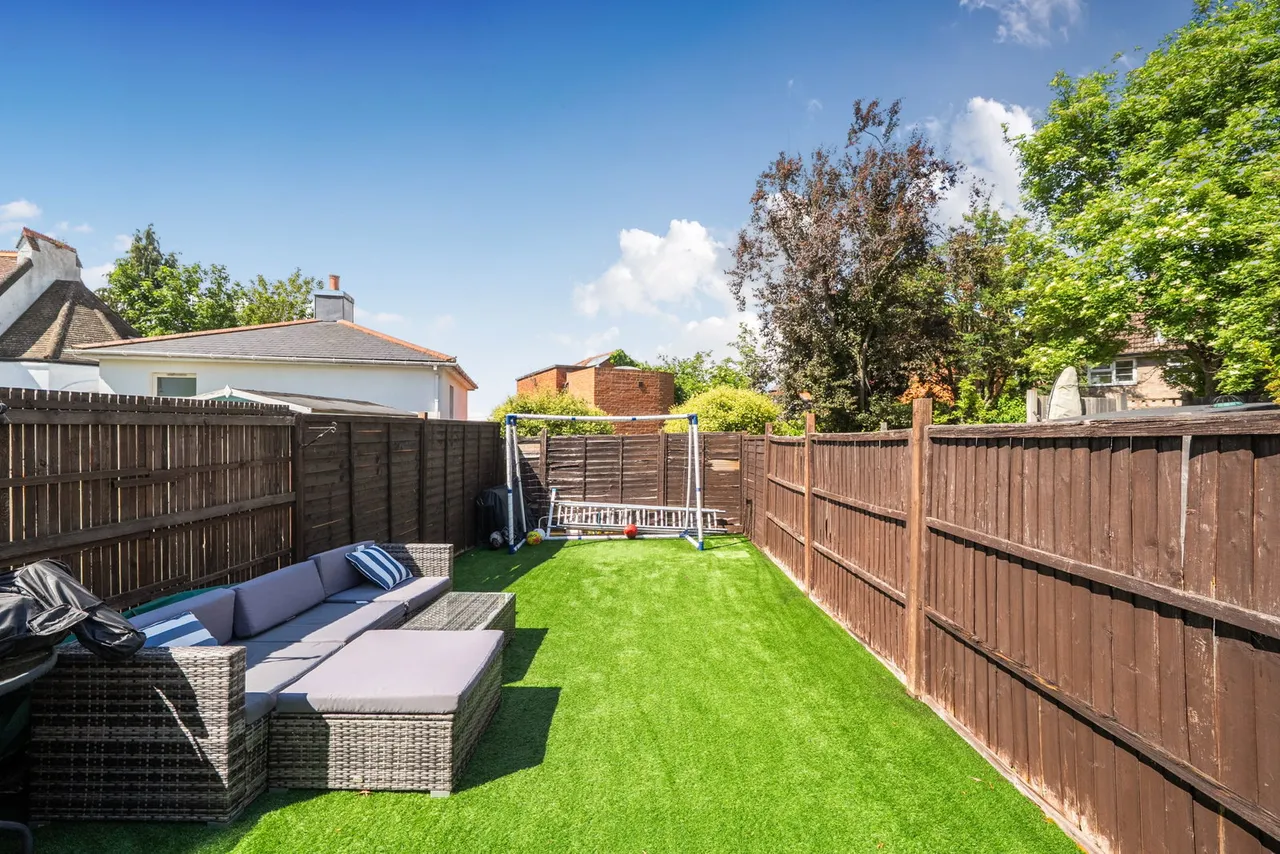 Primrose Gardens, Bushey, WD23, photo 2