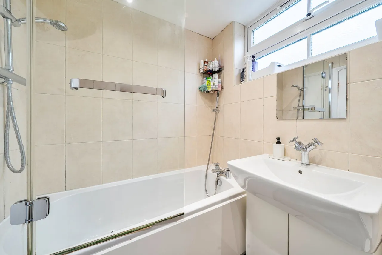 Primrose Gardens, Bushey, WD23, photo 12