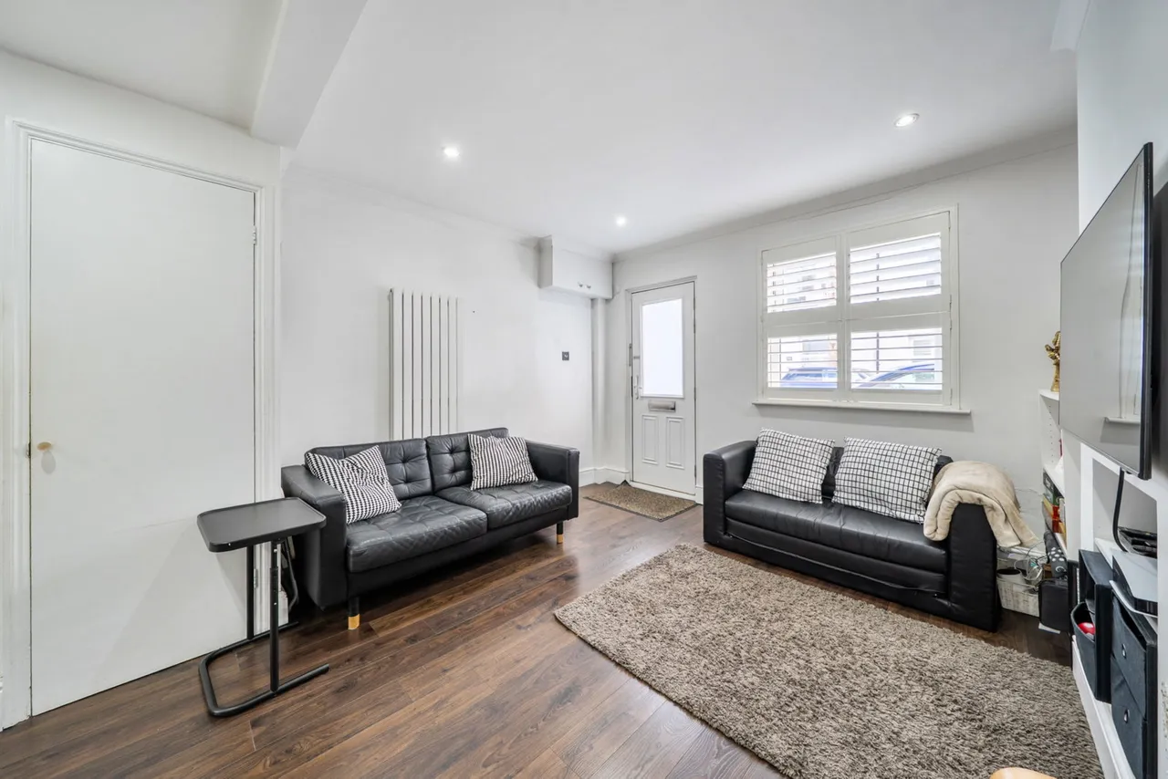 Primrose Gardens, Bushey, WD23, photo 6