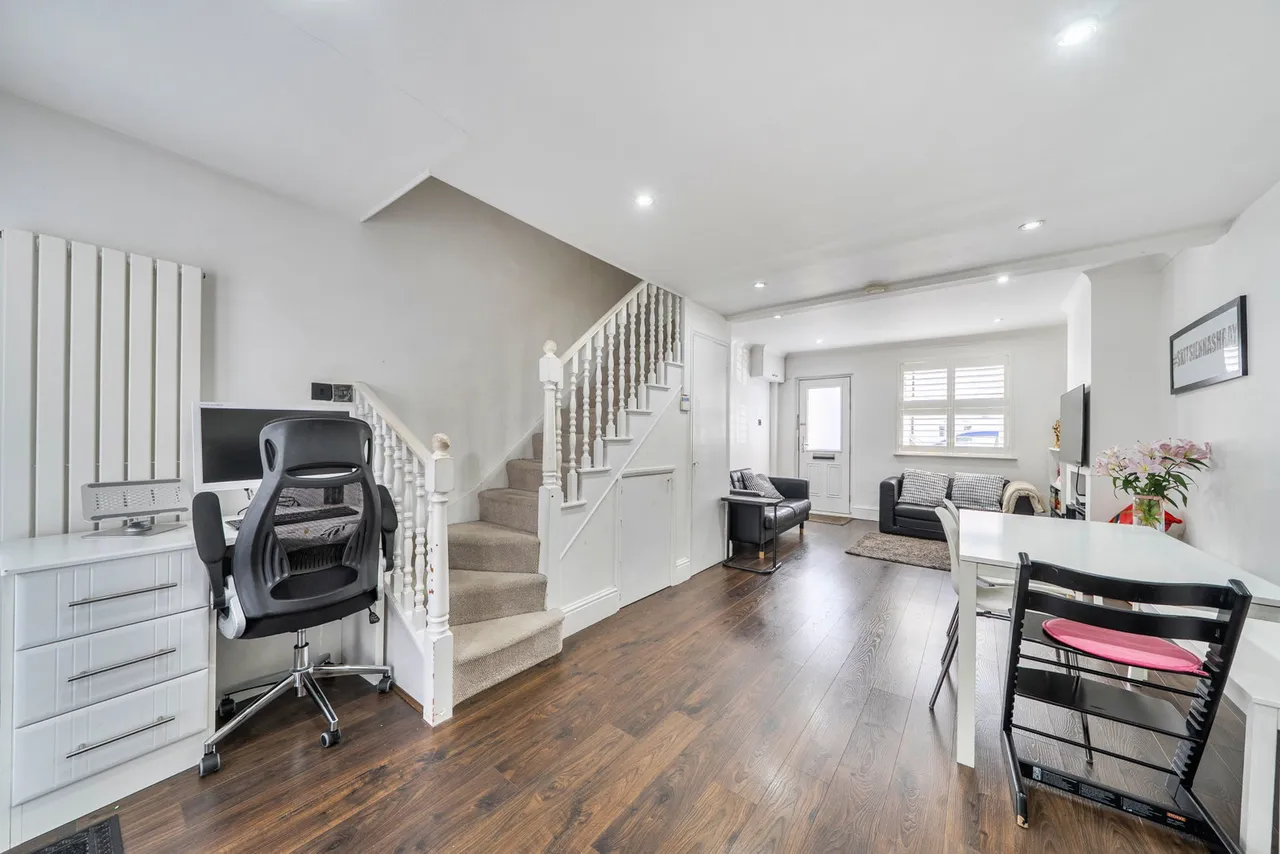 Primrose Gardens, Bushey, WD23, photo 4