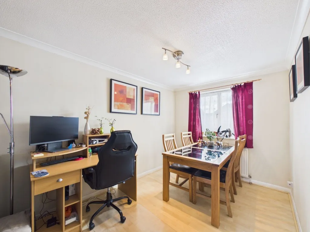 Lichfield Close, Lower Earley, RG6, photo 5