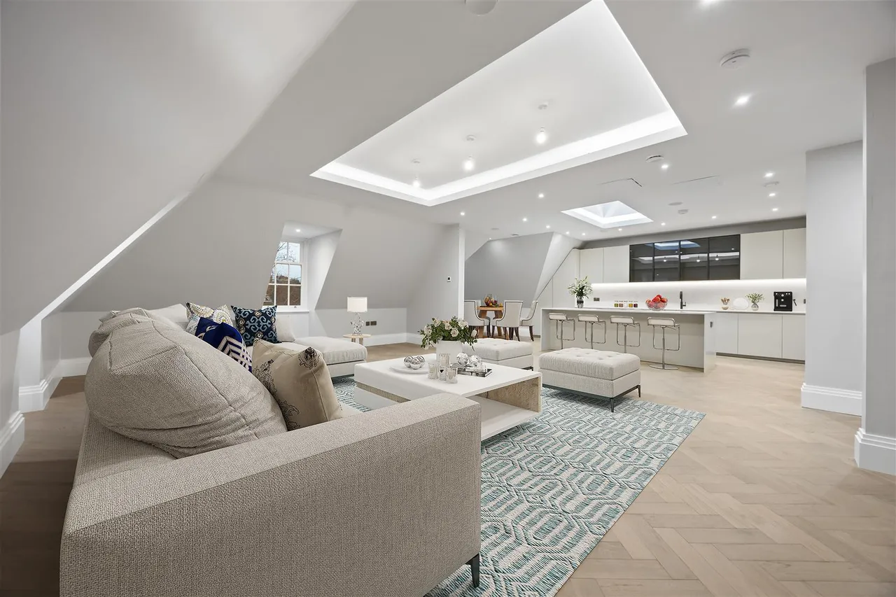 The Bishops Avenue, Hampstead Garden Suburb, London, N2 0BB, photo 2