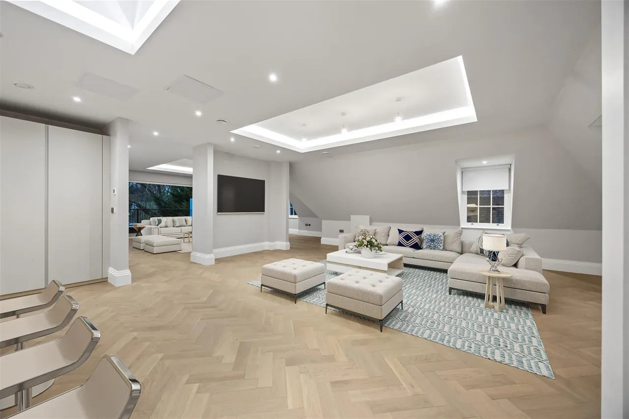 The Bishops Avenue, Hampstead Garden Suburb, London, N2 0BB, photo 4