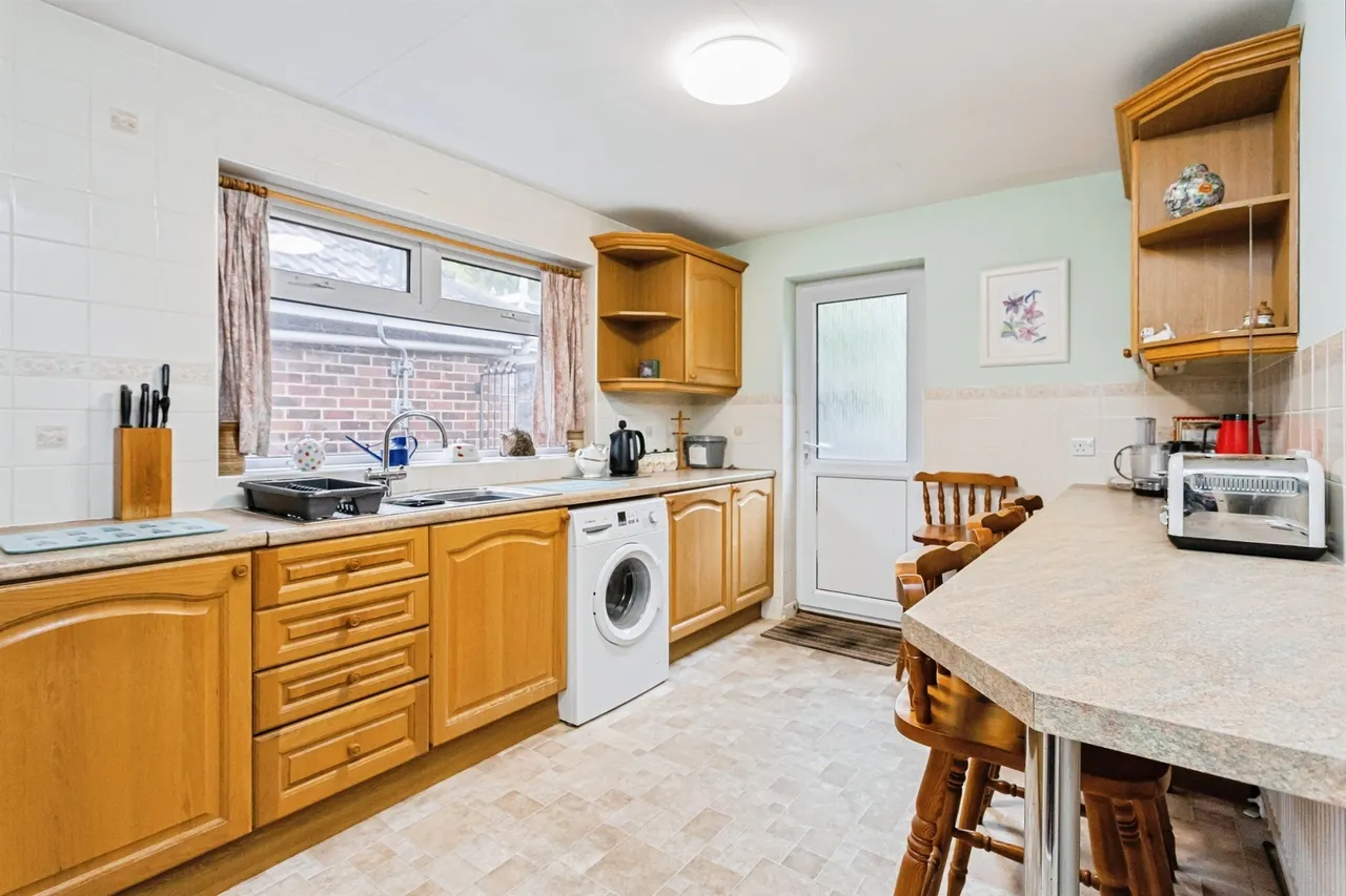 Grove Road, Burgess Hill, RH15, photo 5
