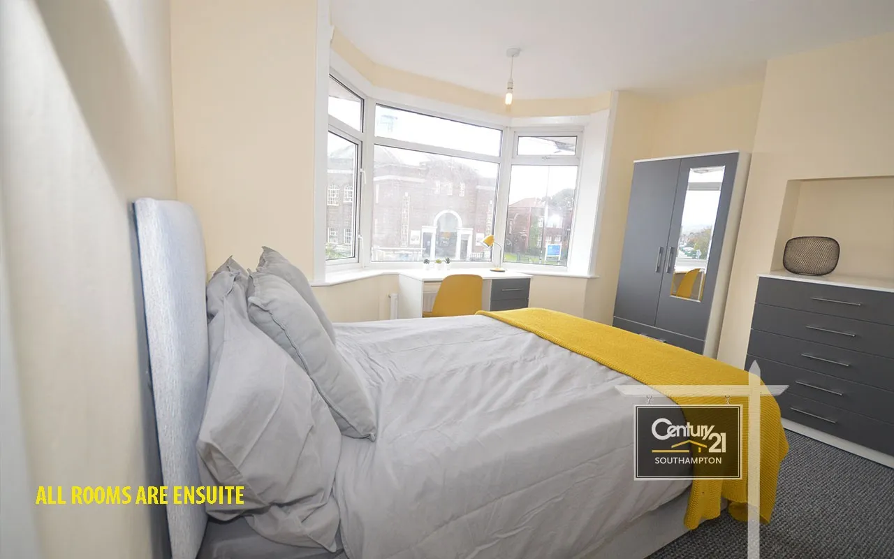 Burgess Road, Southampton, SO16, photo 3