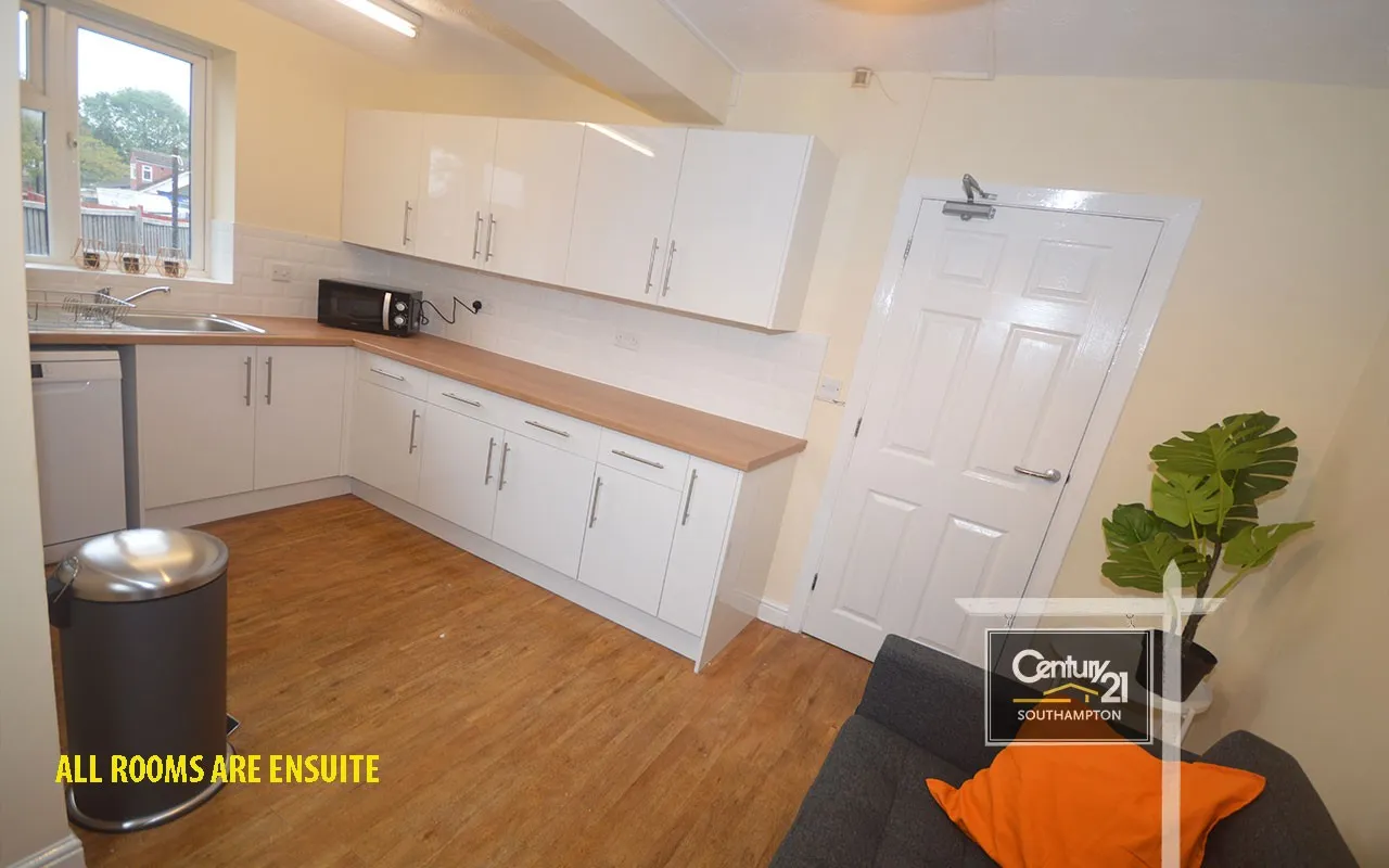 Burgess Road, Southampton, SO16, photo 15