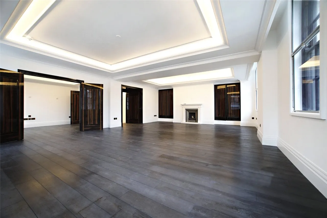 Whitehall Place, London, SW1A, photo 2