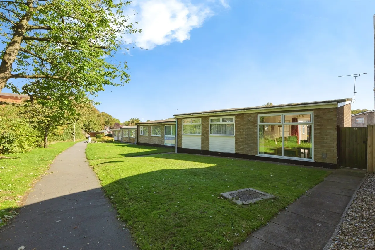 Carlson Gardens, Lutterworth, LE17, photo 17