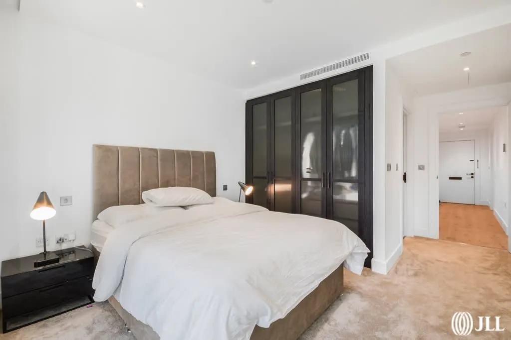 Prince of Wales Drive, London, SW11, photo 7