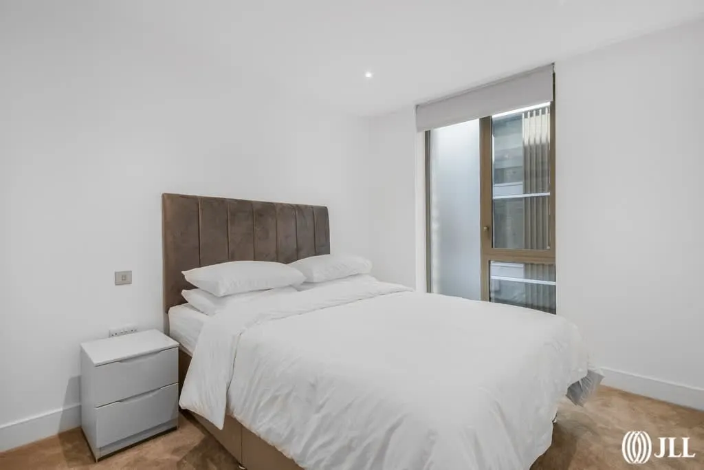 Prince of Wales Drive, London, SW11, photo 5