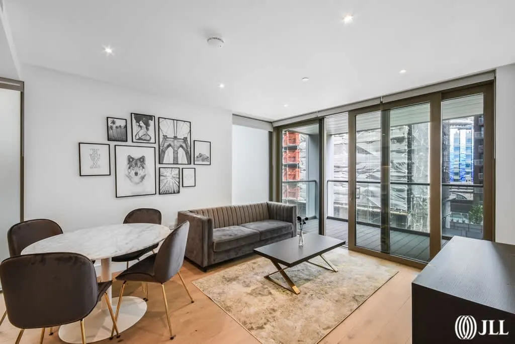 2 bed flat to rent, Prince of Wales Drive, London, SW11