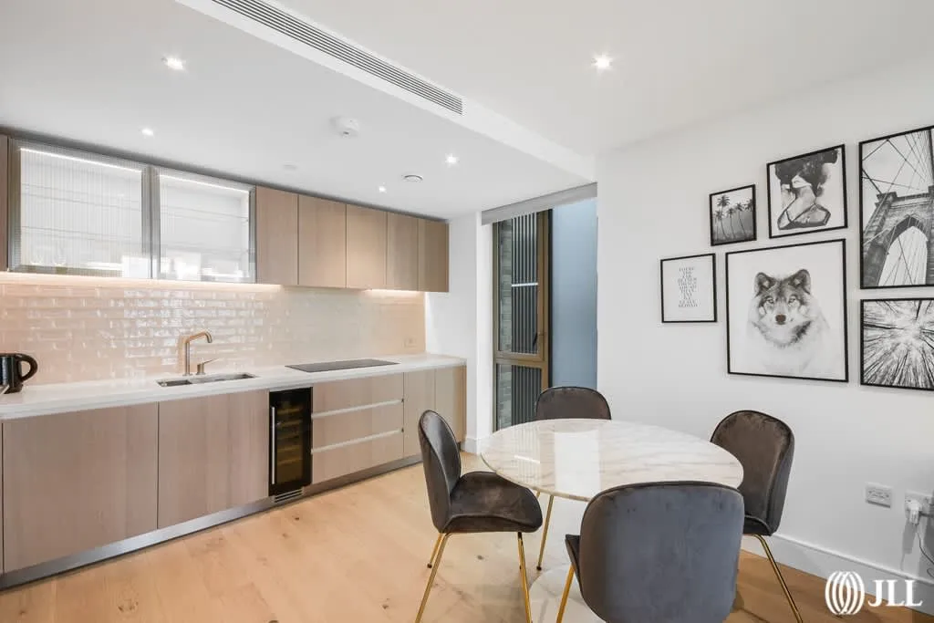 Prince of Wales Drive, London, SW11, photo 6