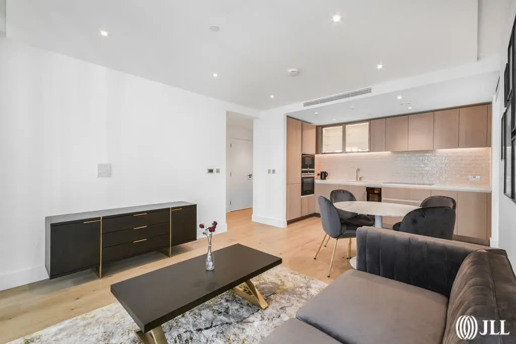 Prince of Wales Drive, London, SW11, photo 4