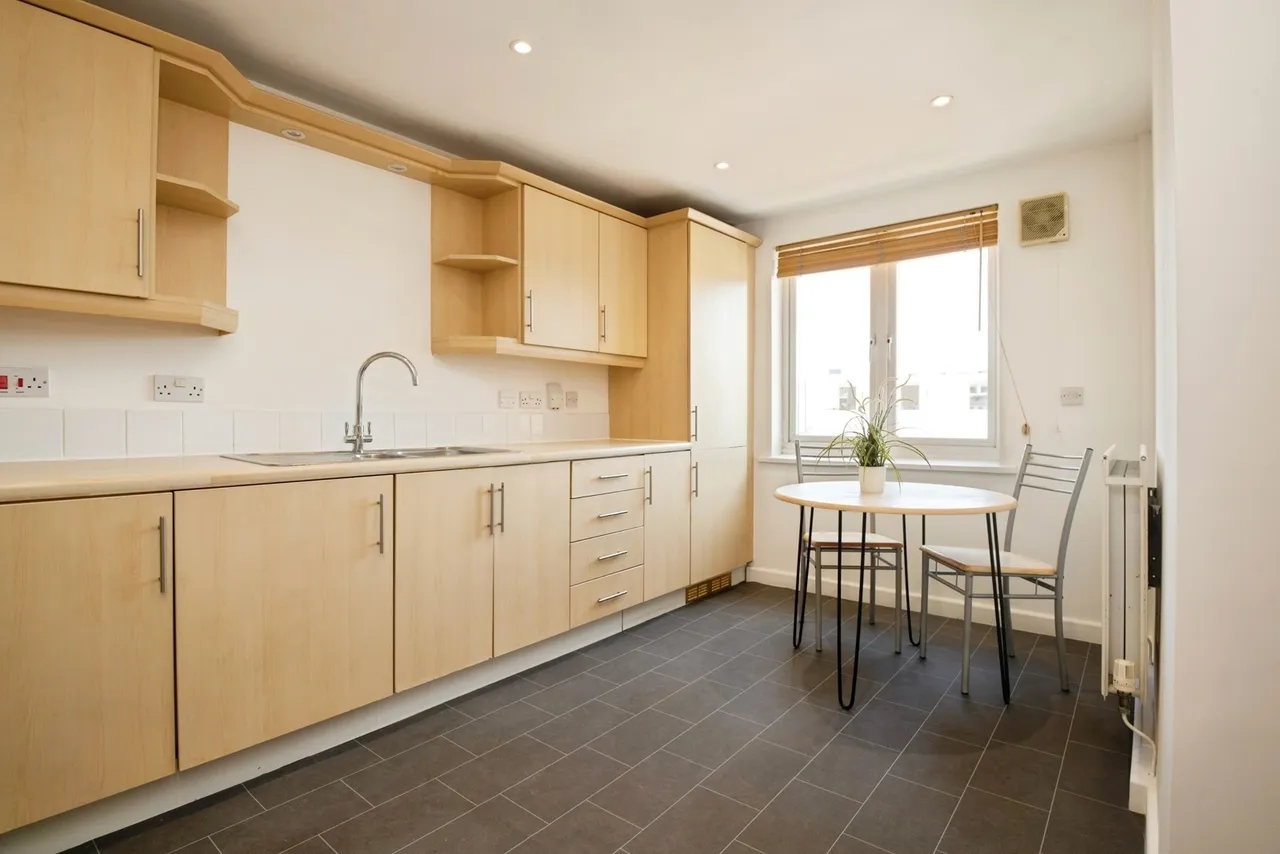 Forio House, Ffordd Garthorne, Cardiff, CF10, photo 7