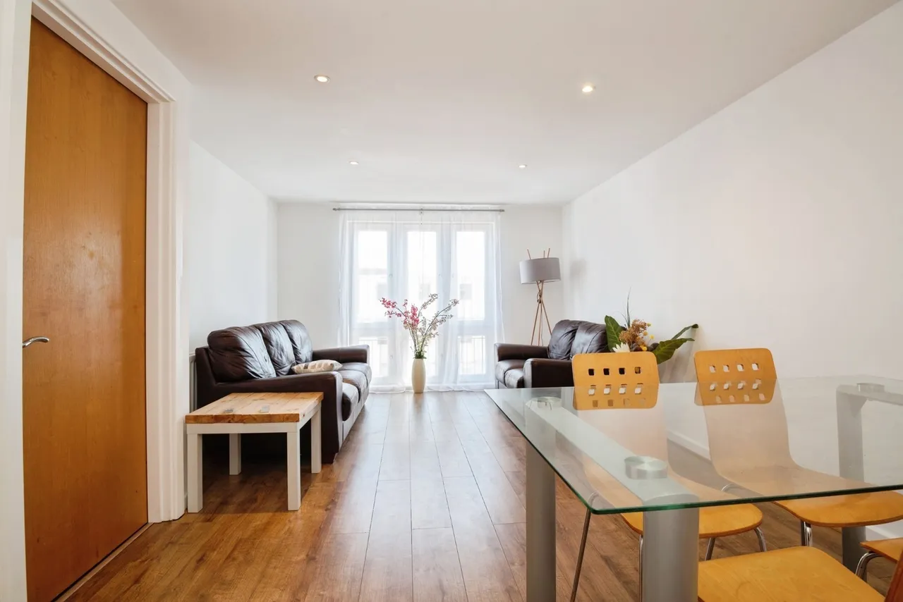 1 bed flat for sale — Forio House, Ffordd Garthorne, Cardiff, CF10