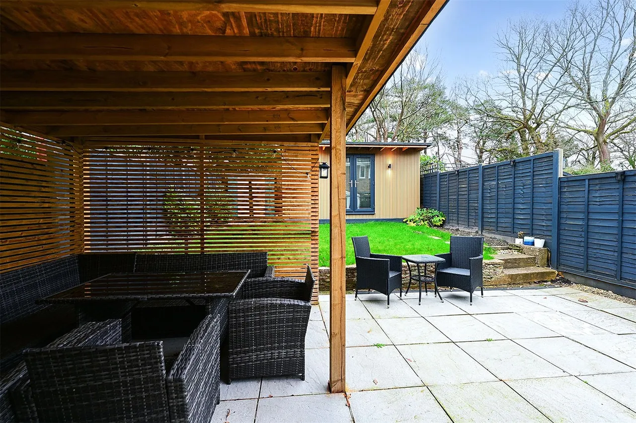 Nightingale Drive, Mytchett, Camberley, Surrey, GU16 6BZ, photo 17