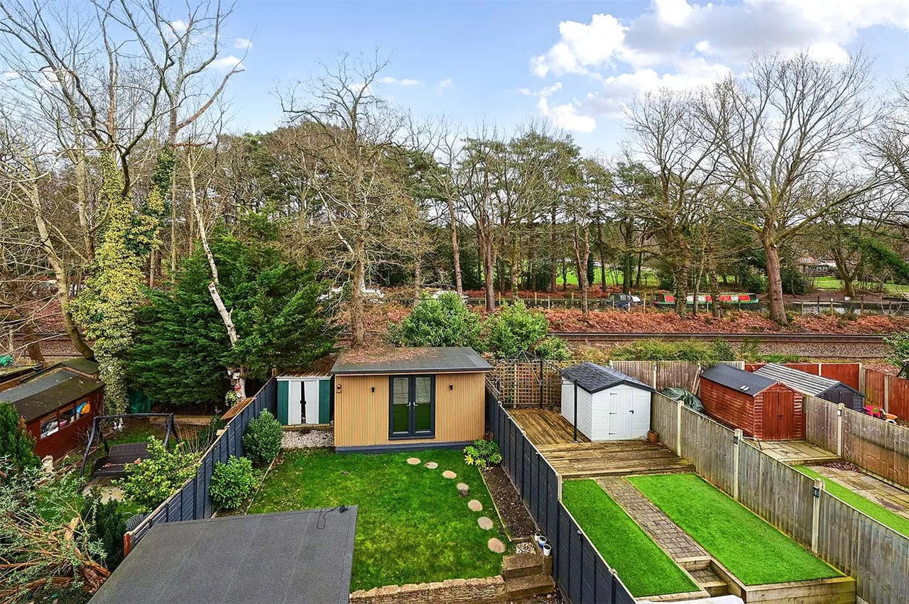Nightingale Drive, Mytchett, Camberley, Surrey, GU16 6BZ, photo 18