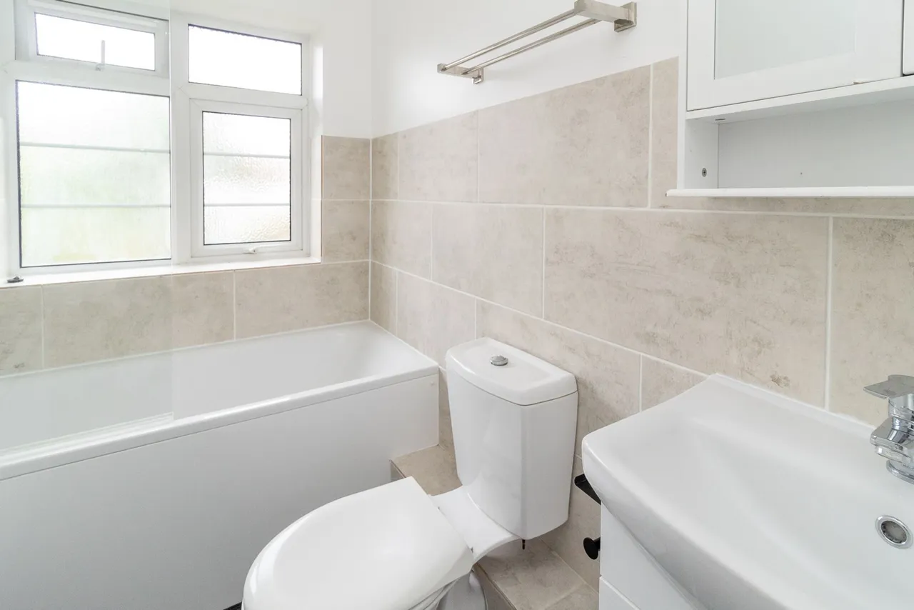 Heronsgate, Edgware, HA8, photo 6