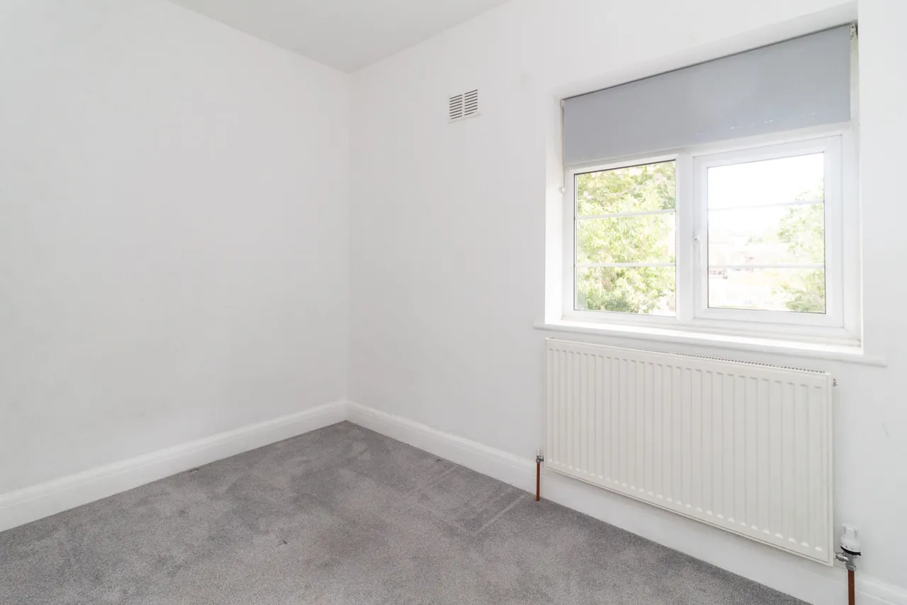 Heronsgate, Edgware, HA8, photo 5