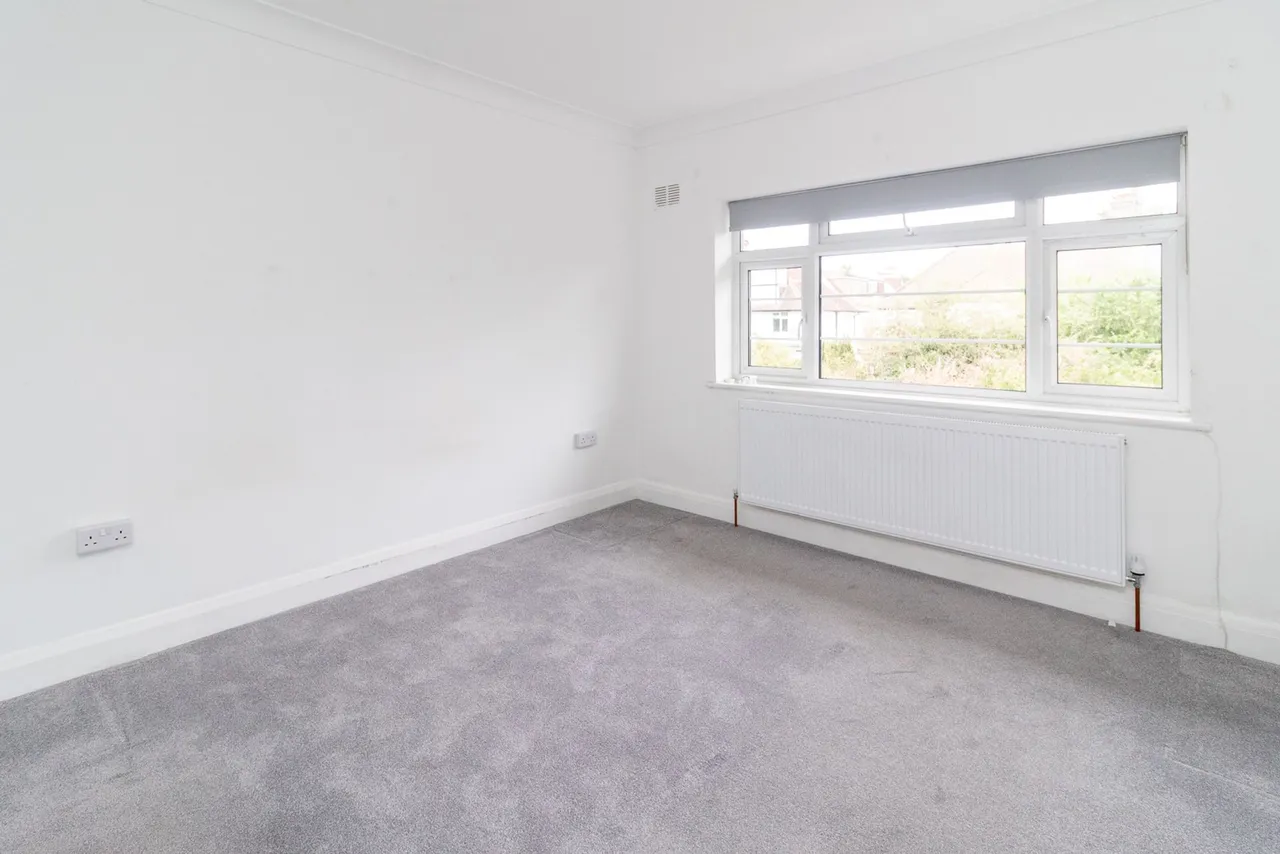 Heronsgate, Edgware, HA8, photo 4