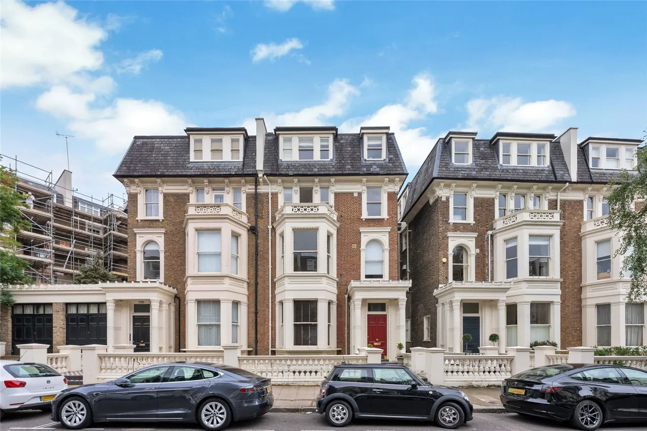 2 bed flat for sale — Randolph Crescent, London, W9