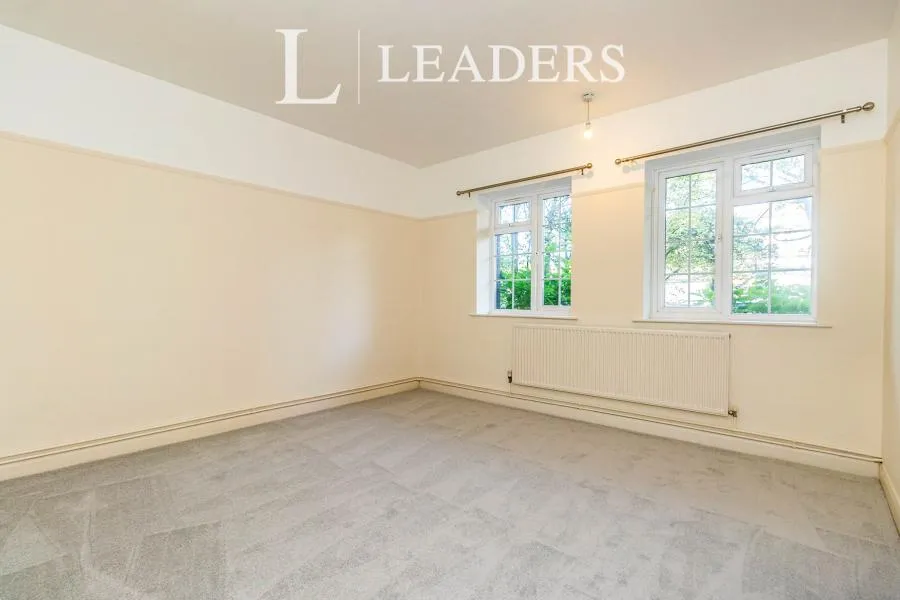 Hersham Road, Walton-on-Thames, KT12, photo 5