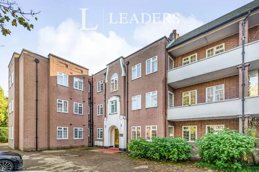 Hersham Road, Walton-on-Thames, KT12, photo 2