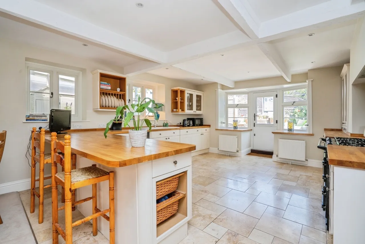 East Street, Westbourne, PO10, photo 3